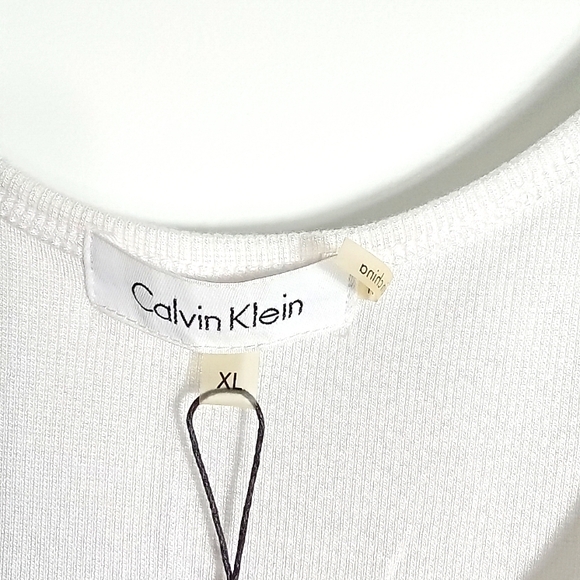 🤍New Calvin Klein Top🤍 - Picture 2 of 5